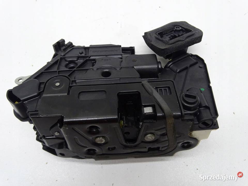 ZAMEK DRZWI PRAWY TYŁ TYLNY SKODA OCTAVIA III 7