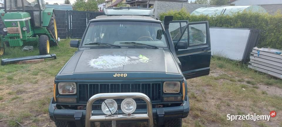 2 sztuki Cherokee XJ 40 Benzyna uszkodzony Cherokee Jeep