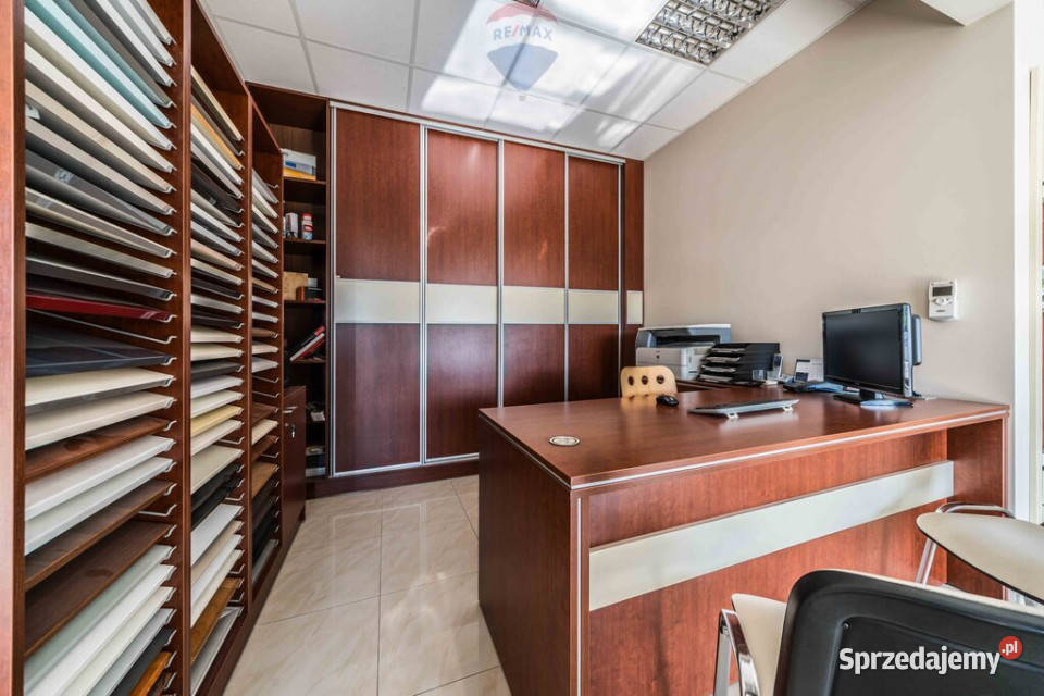 GóraTarnowo PodgórneLokalparkingwitryny Góra