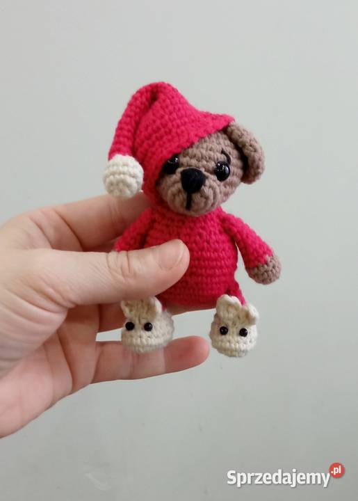 Miś w piżamce wykonany na szydełku Łask