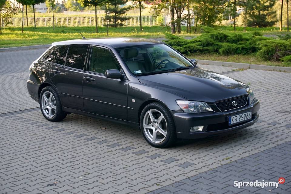 Lexus IS200 SportCross tył napęd manual 214 2x Strumiany