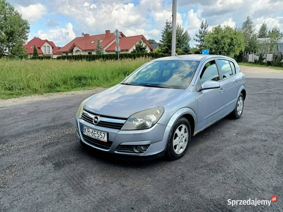 Opel Astra Opel Astra 17CDTI 101 05r H 20042014 Opel małopolskie