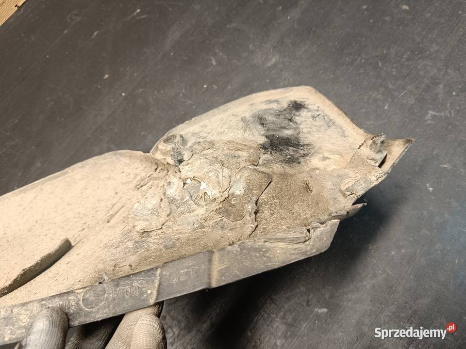 Owiewka osłona plastik boczek prawy tył części Gołaczewy