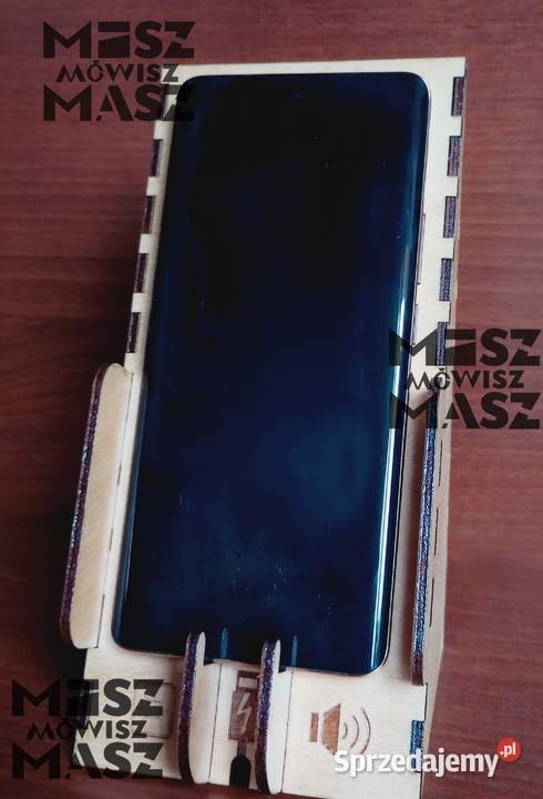 Drewniany stojak na telefon z grawerem dowolnym