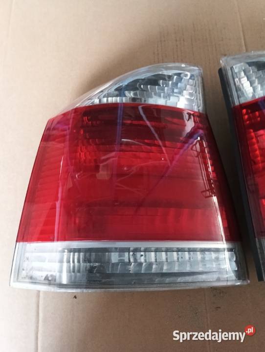 Tylne lampy Opel Vectra C sedanhatchback Ostrołęka
