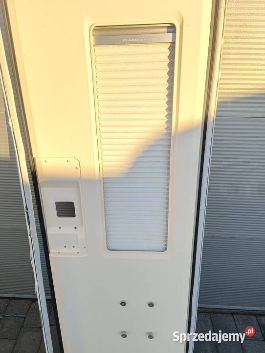 Drzwi do przyczepy kempingowej Adria 1715 x 615 Pozostałe Odrowążek