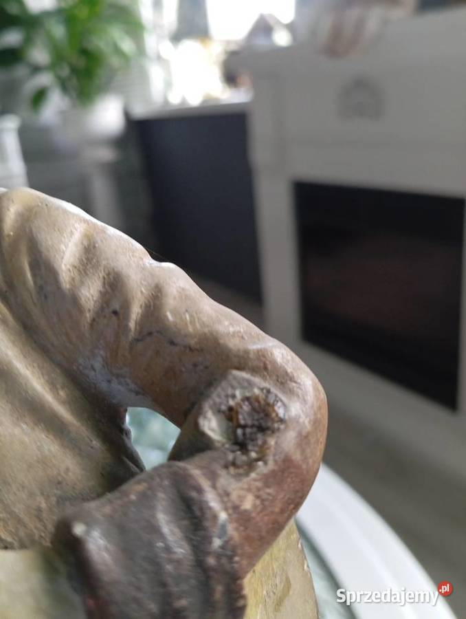 Stara ceramiczna figurka
