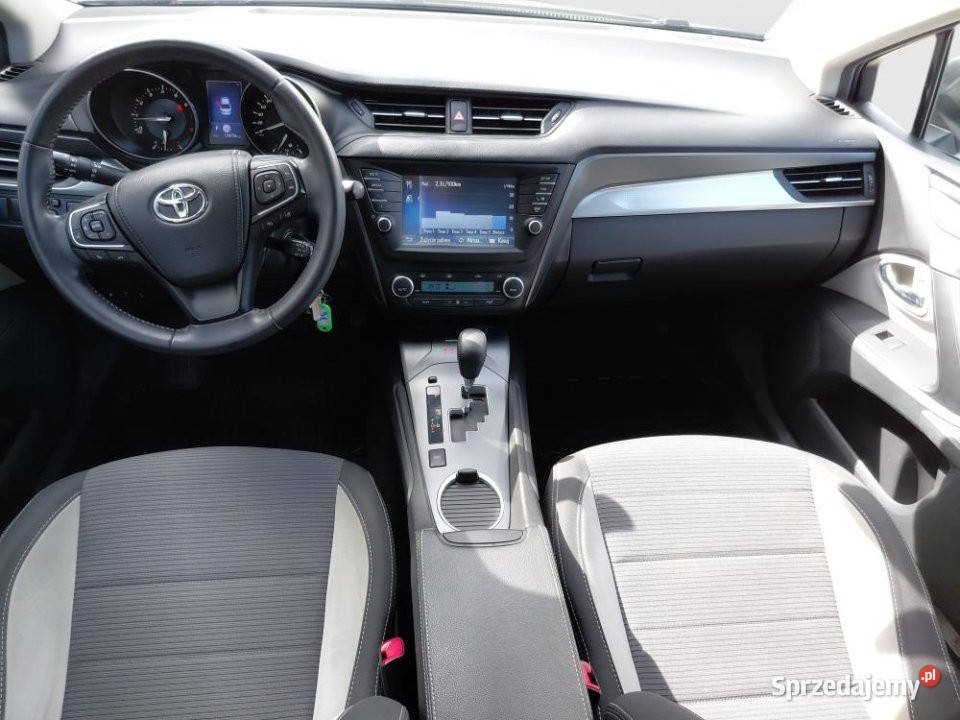Toyota Avensis 2017r Salon Automat Tempomat Rok produkcji 2017 Warszawa