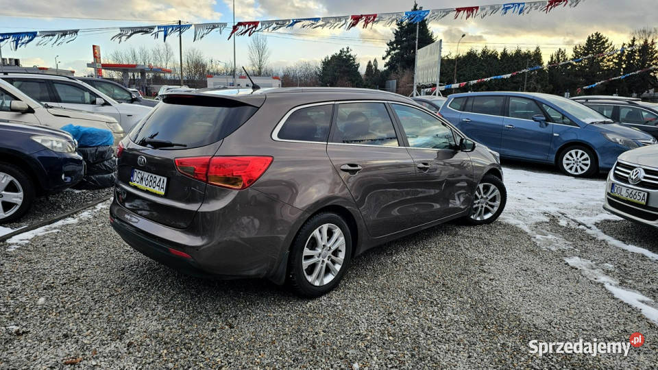 Kia Ceed Salon PolskaOszczędny 45 135KM