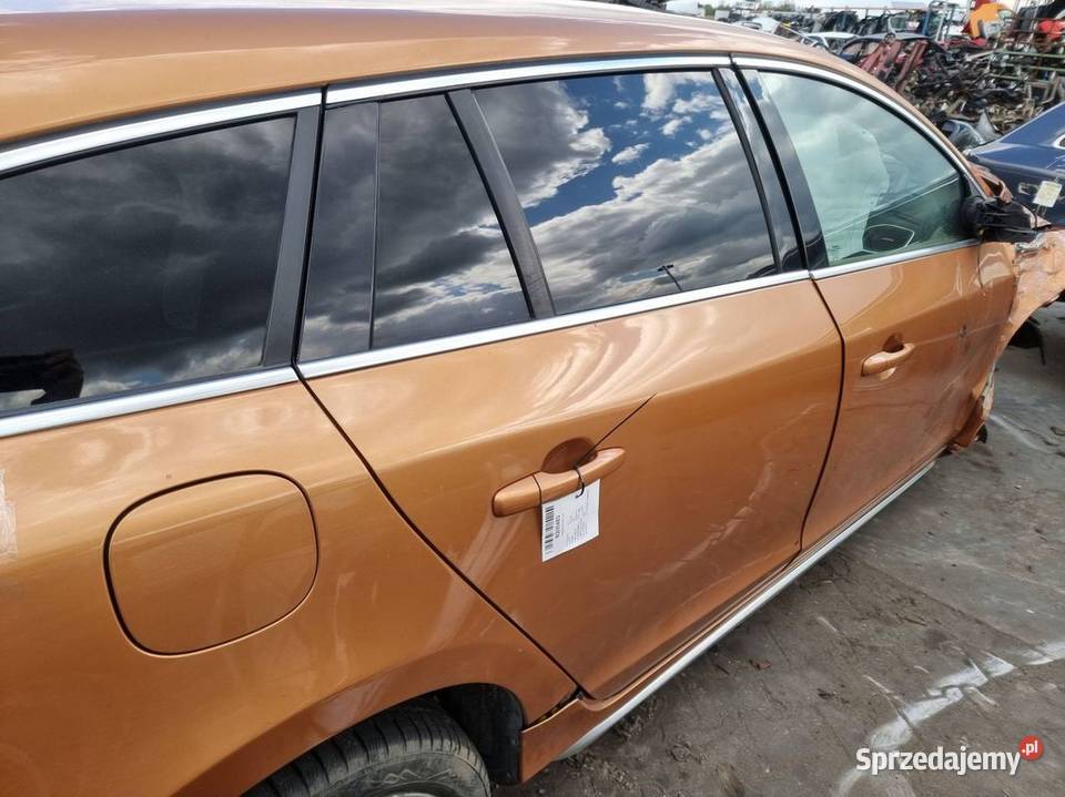 DRZWI PRAWE TYŁ VOLVO V60 704 VIBRANT COPPER Pozostałe kujawsko-pomorskie Lipno
