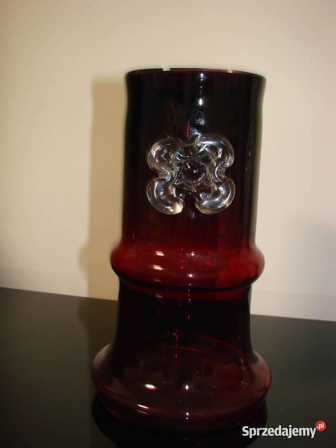 dzbanek czerwone szkło pomorskie Pruszcz Gdański