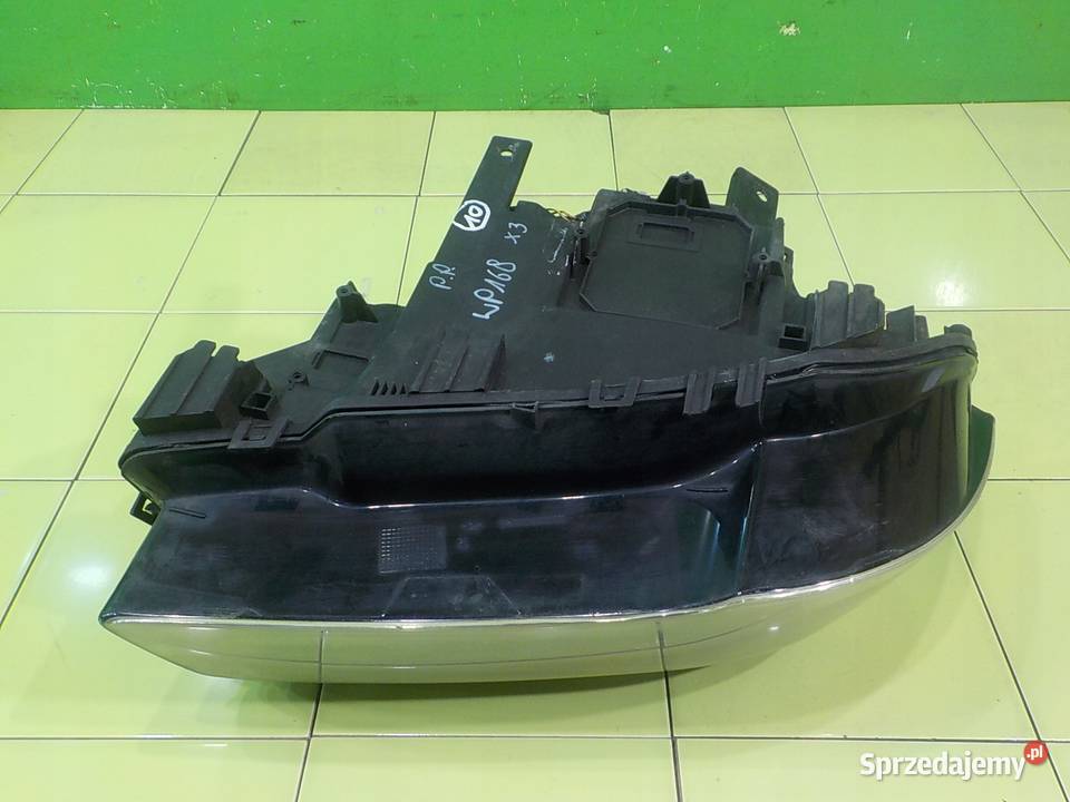 BMW X3 E83 25 B AUT 06r lampa prawa przod Suków