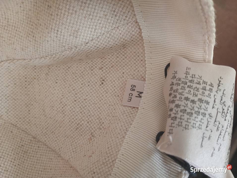 Biała czapka Gucci Uniseks Nakrycia głowy wielkopolskie Poznań