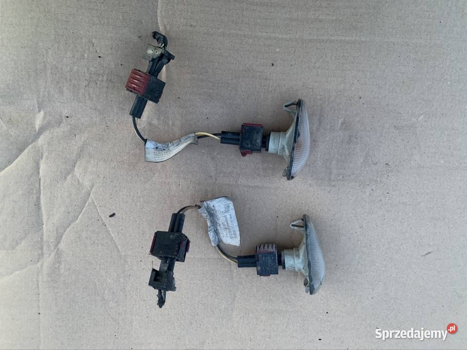 Kierunkowskaz lewy prawy błotnika saab 95 95