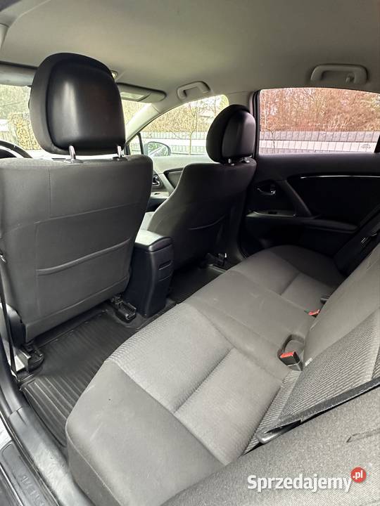 Toyota Avensis z 2009 r AUTOMAT 18 benzyna GAZ Skierdy