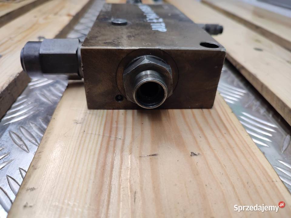 Zamek hydrauliczny Merlo P34 7 TOP F5707210 Wilkowo