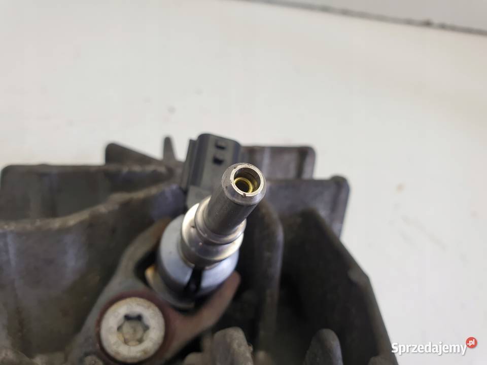 WTRYSKIWACZ Renault Megane III 15 DCI DPF łapa Silniki i osprzęt Chełm