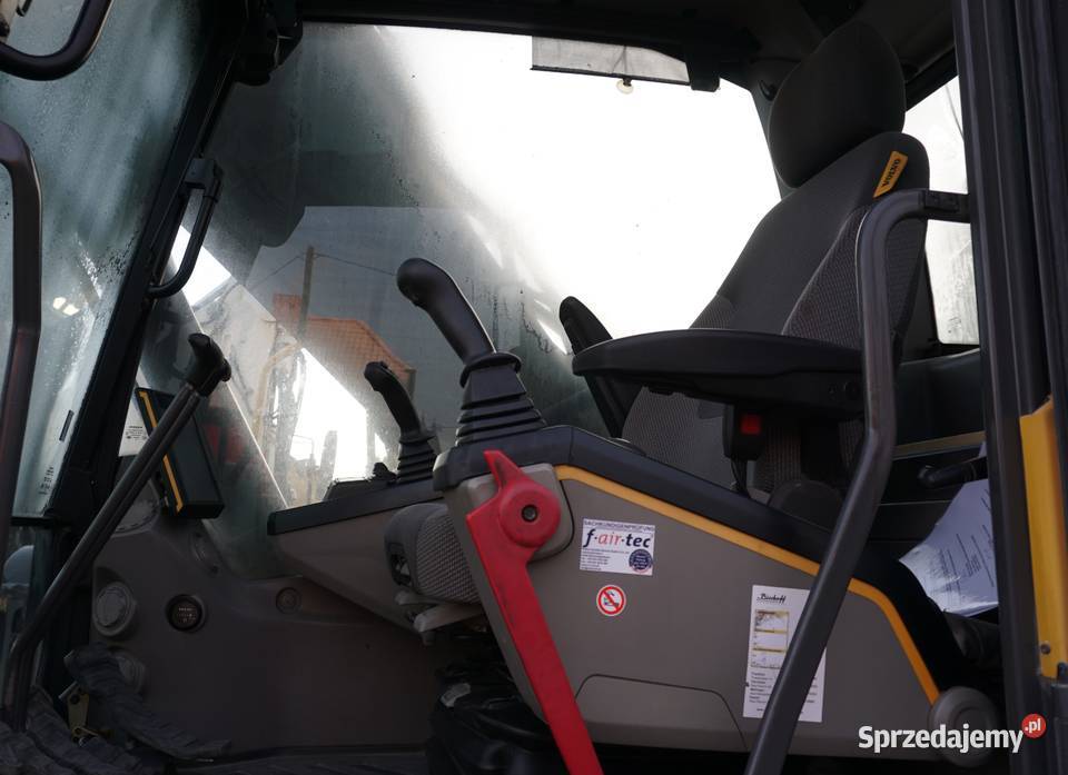 Koparka gąsienicowa Volvo EC 220E 2015 nie Jeziorko