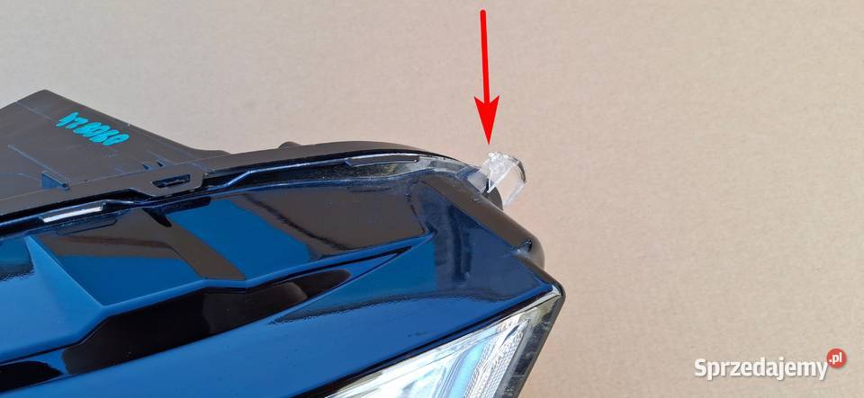 FORD ECOSPORT II LIFT REFLEKTOR PRAWY LAMPA Bieleń