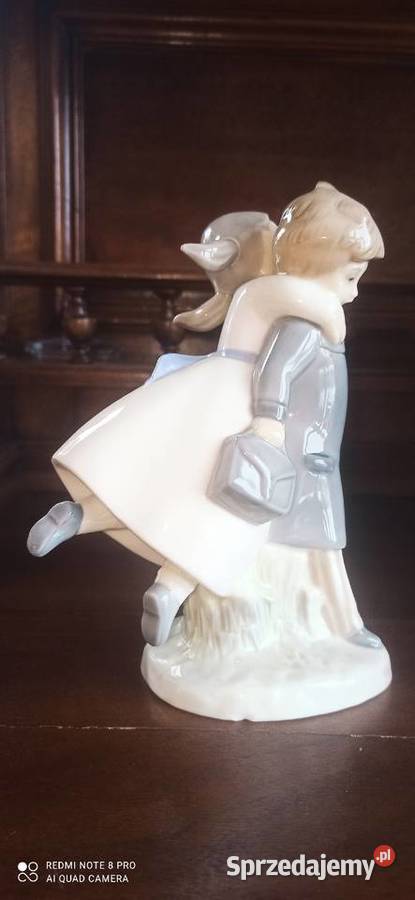 Figurka chłopca z teczką i z dziewczynką Zaphir Gdańsk