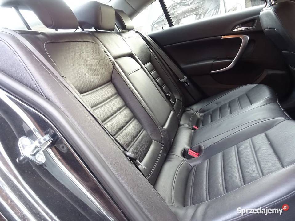 Insignia A 16 TURBO tapicerka skóra AGR OPC osobowe Parcice