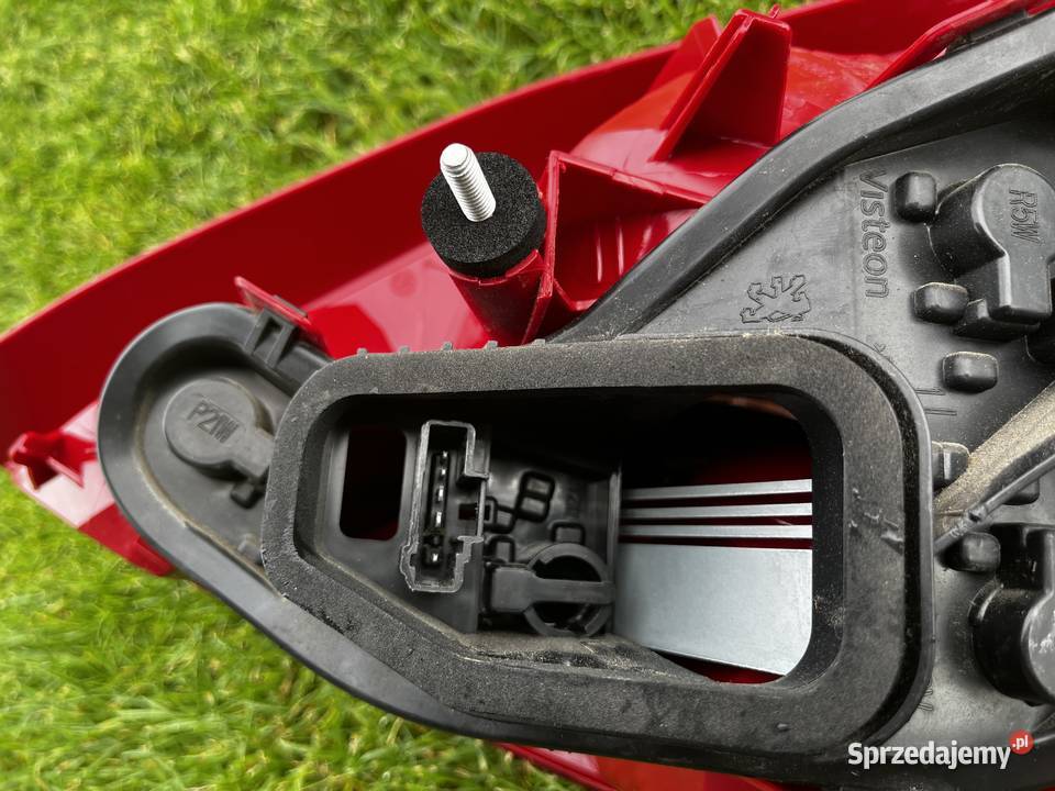 Lampa tylna lewa peugeot 207cc Ostrzeszów sprzedam