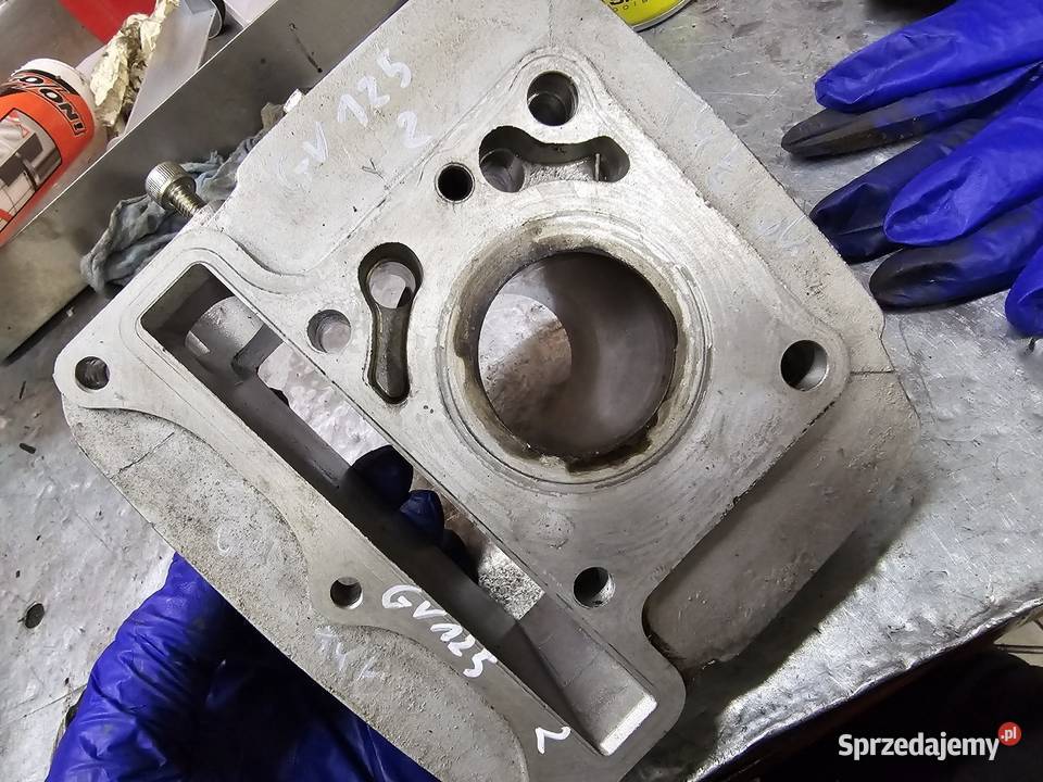 Hyosung gv125 cylinder tył tylny tylni aquila GV dolnośląskie