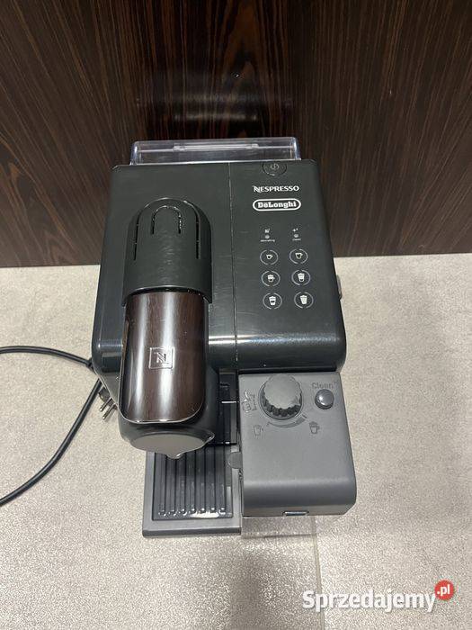Ekspres DeLONGHI EN560B Nespresso