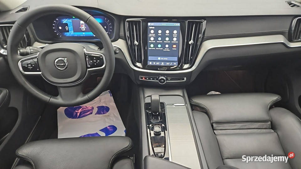 Volvo V60 Cross Country Ultimate B4 D AWD aut Z elektrycznie ustawiane fotele