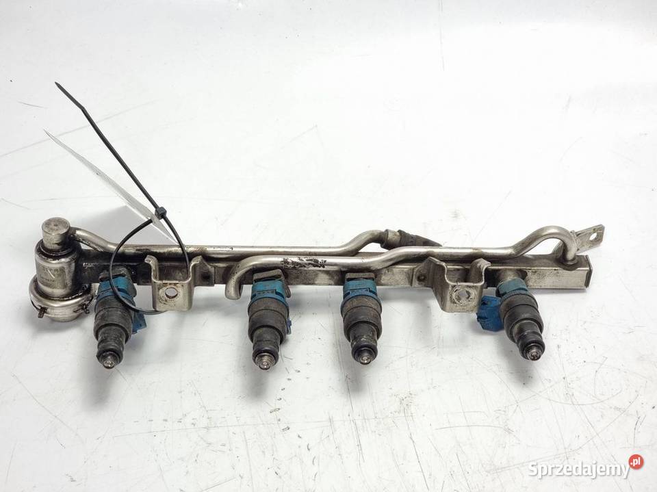 LISTWA WTRYSKOWA AUDI A4 B5 06B133317A Lipno