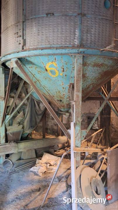 Silos zbozowy lejowy PETKUS Bukówiec Górny