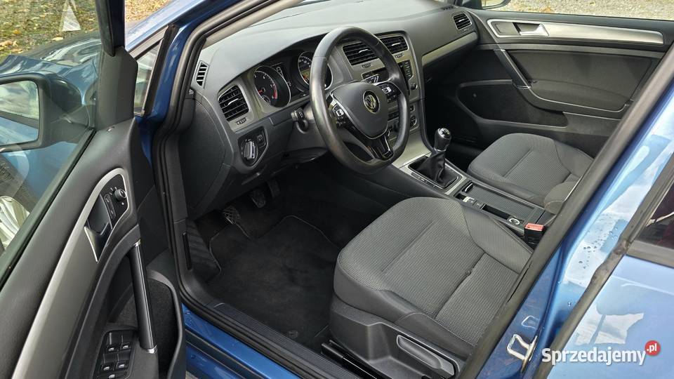 16 TDI 105 Klimatronic USB Kamera Hak Alufelgi wspomaganie kierownicy śląskie Jastrzębie-Zdrój