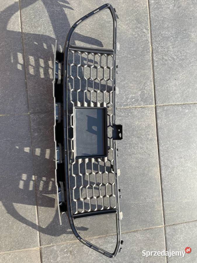 Wkładka wlotu powietrza środkowa BMW F30 Nowa Goszczanów sprzedam