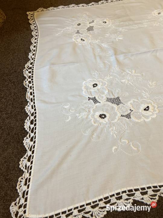 Obrus szydełkowy haftowany róże biały Obrusy i serwety Zabrze
