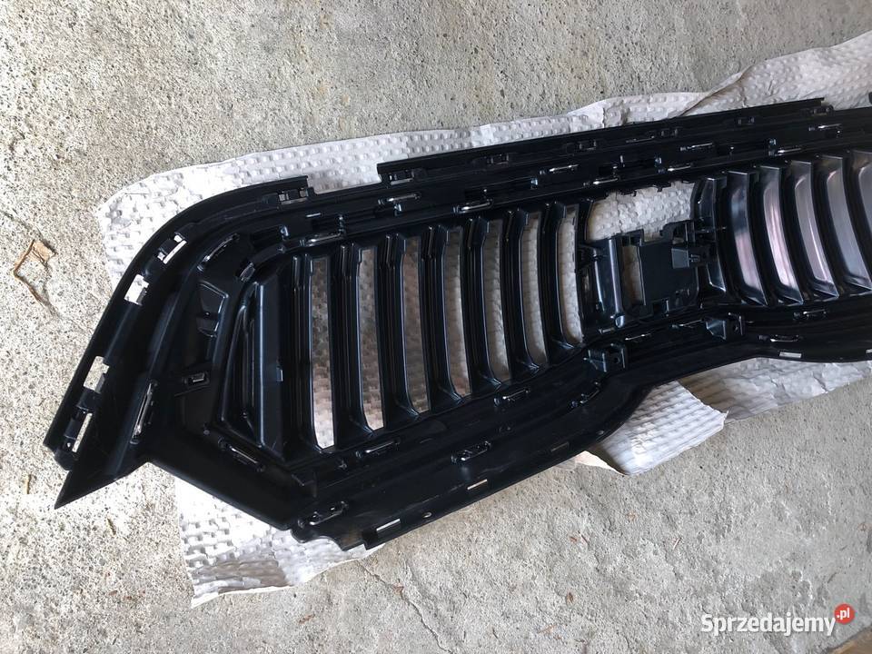 SKODA OCTAVIA 4 IV 19 GRILL GRIL PRZÓD 5E3853653 osobowe Kozy