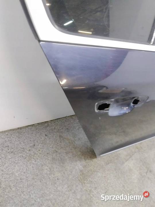 DRZWI PRAWE TYŁ CZARNE SEDAN Skoda Superb II