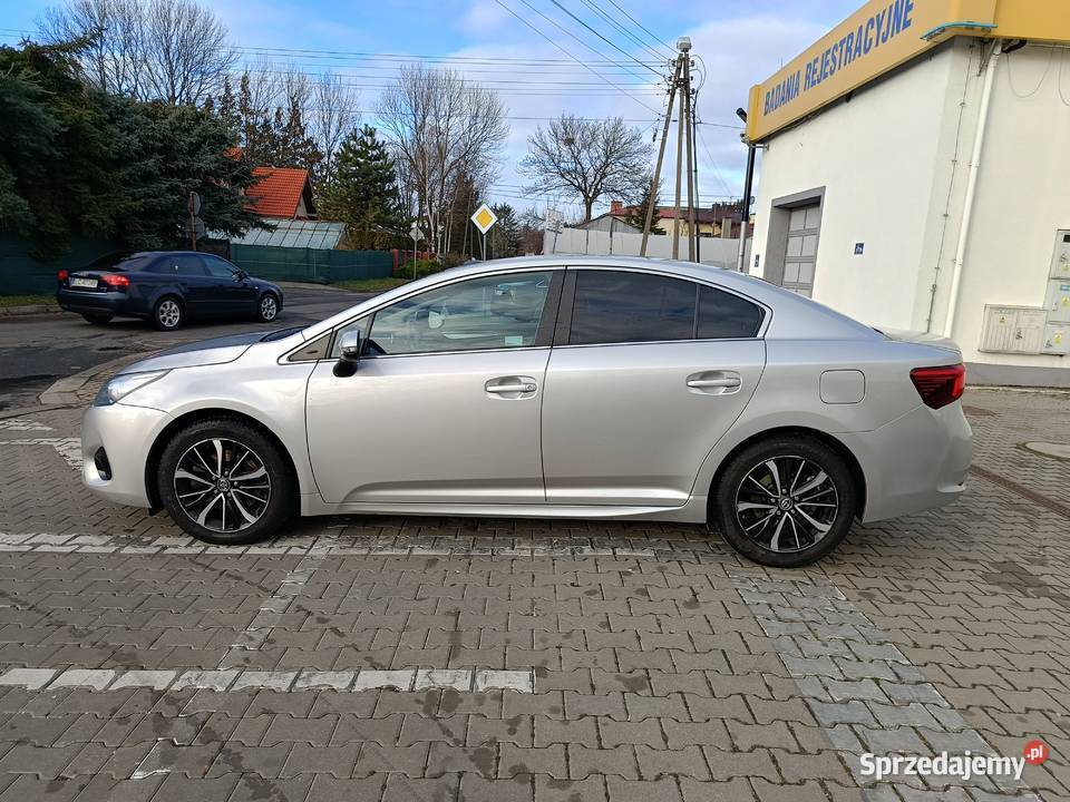 TOYOTA AVENSIS nieuszkodzony Chełm