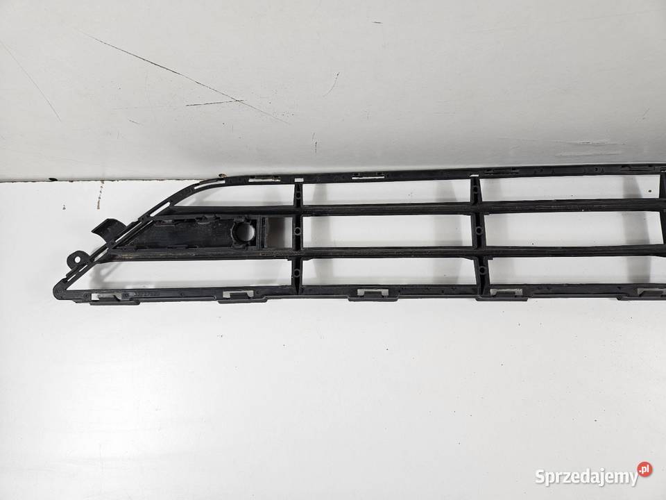 VOLVO XC90 II KRATKA ŚRODKOWA ZDERZAKA PRZÓD Atrapy Międzychód sprzedam