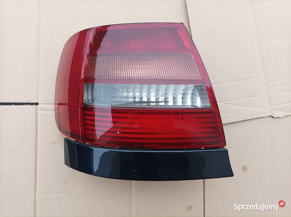 Lampa tylna lewa Audi a4 b5 Sedan LIFT lz5l osobowe Lampy tylne Radom