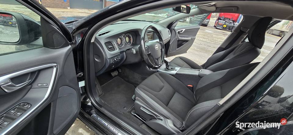VOLVO V60 20D 160 NAVI BLUETOOTH USBAUX MOŻLIWA nieuszkodzony Świdnik
