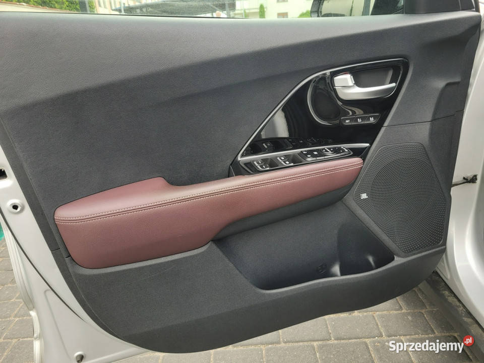 Kia Niro 95 przebieguwentylowane i grzane fotele kamera cofania Toruń sprzedam