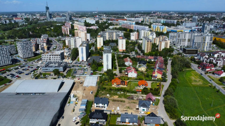 Ogród garaż fotowoltaika6 min do śródmieścia Liczba pokoi 4 sprzedam