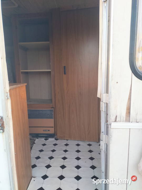 Przyczepa kempingowa na budowę działkę bez