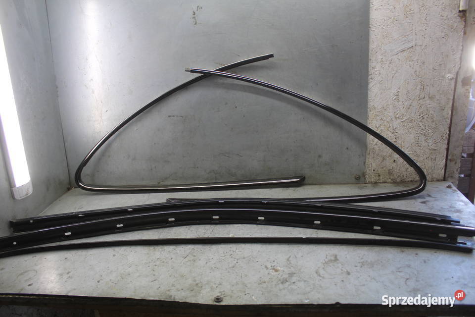 Mercedes W208 C208 Listwa listwy szyb boczne wielkopolskie Sompolno