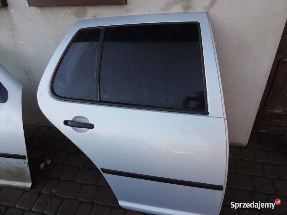 VOLKSWAGEN GOLF 4 5D DRZWI PRAWY TYŁ LB7Z małopolskie Nowy Sącz