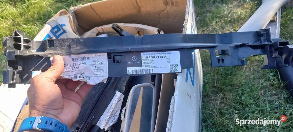 Wnętrze Mercedes w205 kierownica AMG plastiki