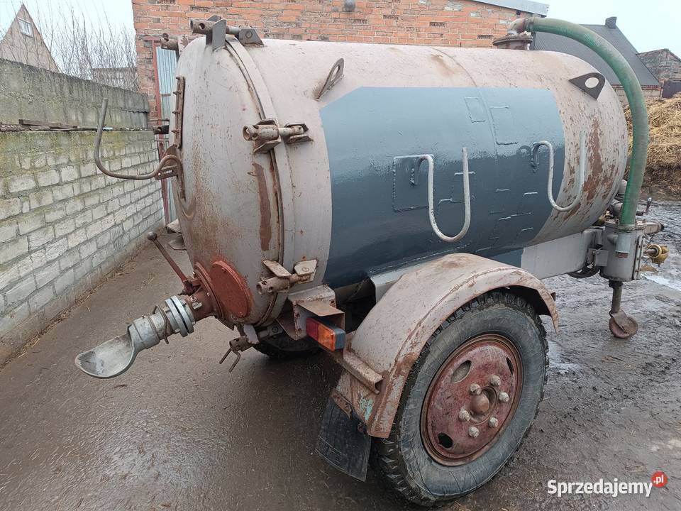 Beczkowóz 2600l nieuszkodzony sprzedam