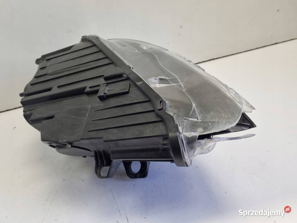 LAMPA PRAWA Volvo V40 II XC40 LIFT PRZEDNIA osobowe Rudka