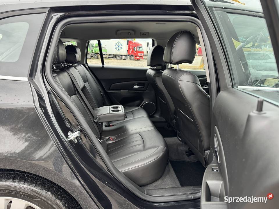 Chevrolet Cruze 14 BENZYNA Klimatronik Nawigacja relingi dachowe Konin sprzedam
