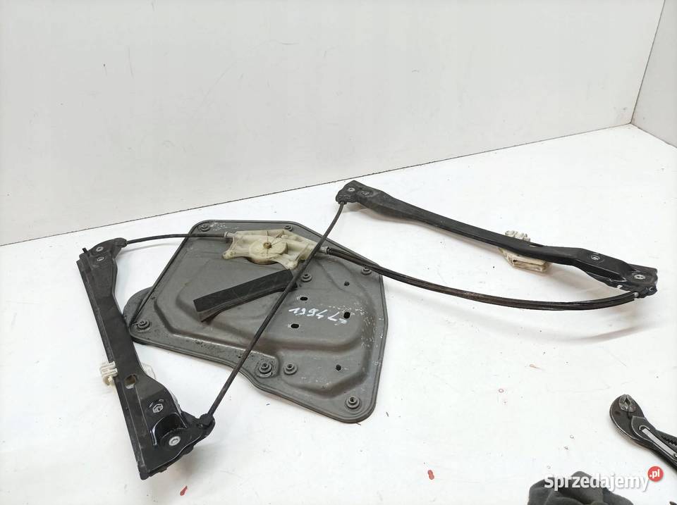 MECHANIZM SZYBY LEWY PRZÓD 8K0959801A Skoda